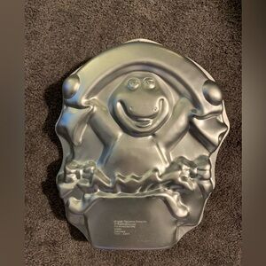 BARNEY w/RAINBOW CAKE PAN. Vintage Wilton. Good used condition.